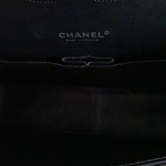 ❤️SOLD ❤️Chanel Black Quilted Patent Leather Maxi Classic Double Flap Bag - Picture 15 of 15